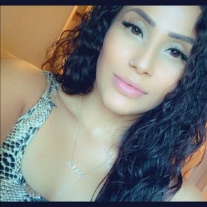 Meet your Posher, Eva